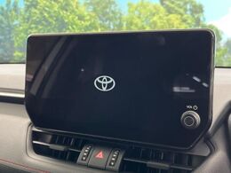 【10.5インチナビ】高級感とインパクトのある大画面ナビを装備。各種オーディオ操作はもちろん、スマホ連携もできる利便性の高いナビです♪