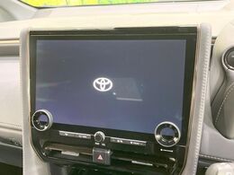 【大画面ナビ】人気の大型14インチナビを装備。存在感のある大画面はインパクト大！ナビ利用時のマップ表示は見やすく、テレビやDVDは臨場感がアップ！いつものドライブがグッと楽しくなります♪