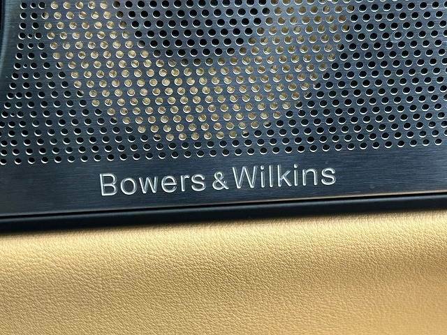 良質な音源の【Bowers＆Wilkins】サウンドシステム搭載。