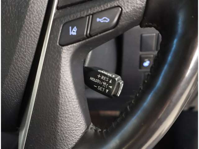 暗い夜道をしっかり照らすフォグランプ☆雨の日や霧が出ているときには、さらに頼もしいですよね♪