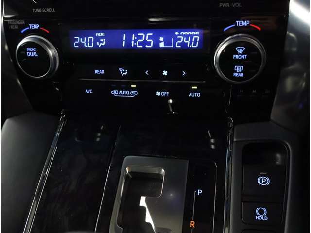 エンジンルームもきれいに洗浄されていますので、是非一度ご覧下さい。