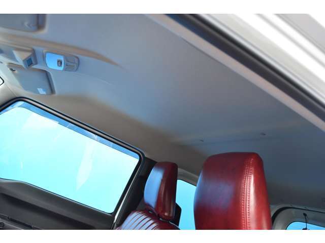 車内も綺麗な状態です！車内積載量もございますので、荷物等たっぷり積んで頂けますよ！内外装大変オシャレな1台になります！追加カスタムもお気軽にご相談下さい！ぜひぜひお気軽にお問い合わせくださいね！