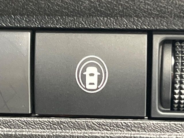 【クリアランスソナー】バンパーに付いたセンサーが障害物を検知！一定の距離に近づくとアラートで教えてくれます♪狭い駐車スペースや車庫入れ時も安心ですね☆