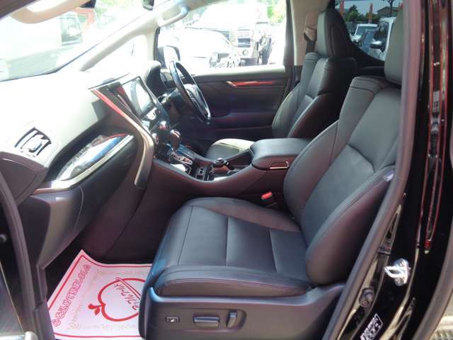 禁煙車のため、コゲ穴や気になるにおいもありません。