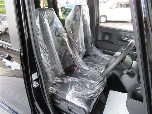 もちろん車内はきれいです☆中古車と違って使用感が全くないのは魅力の一つだと思います。