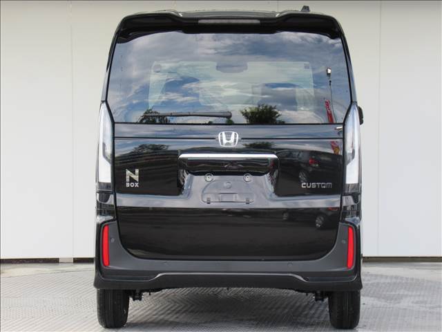 アフターケアも充実しております。次回車検整備付きのオリジナルパックや新車保証延長サービスなども行っておりますので、納車後も安心してお乗りいただけます。