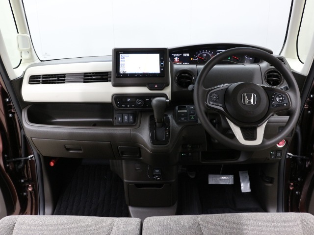 【インパネ】Hondaらしいインテリアデザイン！明るくシンプルでスッキリとした雰囲気！