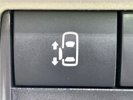 【パワースライドドア】スマートキーや運転席のスイッチでスライドドアの開閉が可能♪電動だから力を入れてドアを開ける必要が無く、小さいお子様でも、重い荷物を持っている時もラクに開け閉めできます♪