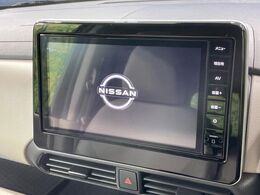 【純正ナビ】人気の純正ナビを装備。オーディオ機能も充実しており、Bluetooth接続すればお持ちのスマホやMP3プレイヤーの音楽を再生可能！毎日の運転がさらに楽しくなります！！