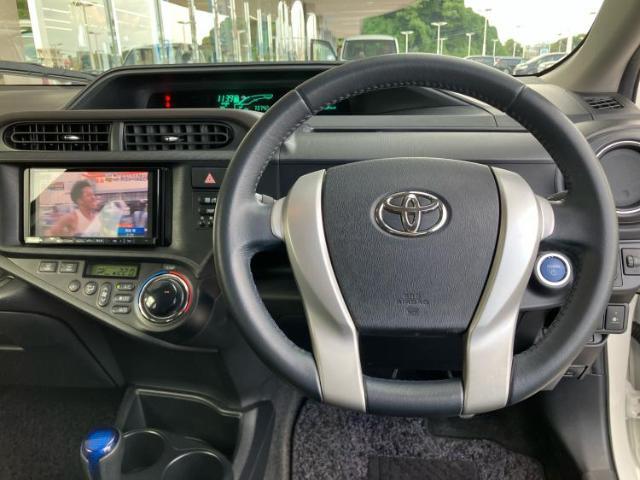 WECARSの展示場では実際に見て、触ってお車をお選びいただけます！知識の豊富な営業スタッフが様々なカーライフをご提案いたします！