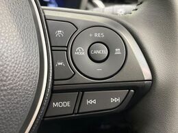 【レーダークルーズコントロール】高速道路での長距離走行が楽に！！自動で速度を保つクルーズコントロールが、衝突軽減システムと連携し、前方の車両を感知して車間を保つように速度調節してくれます！！