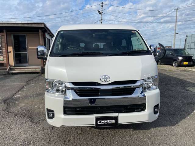 メーカーオプションのデジタルインナーミラー装備！