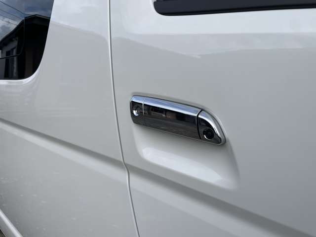 レーンディパーチャー・衝突警報装置！