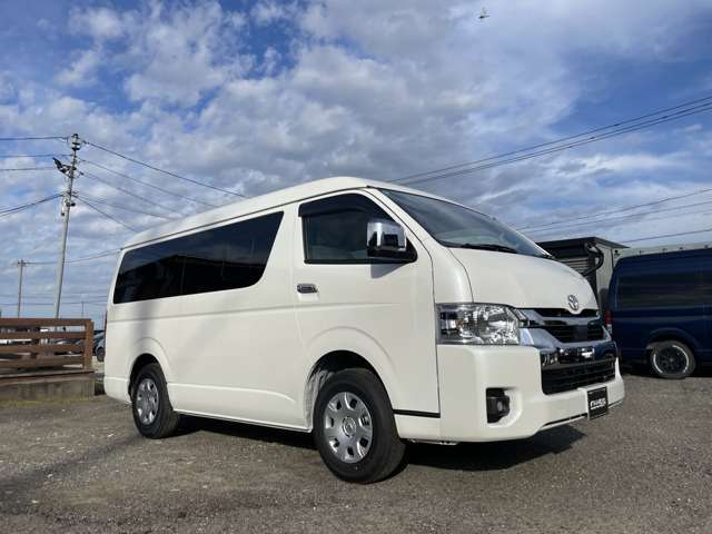 メーカーオプションのLEDヘッドライト装備！