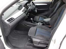 室内もとても綺麗な状態で、使用感もございません。今まで丁寧に扱われてきた事も十分に理解できます。専門業者様に依頼してルームクリーニングを行っております。隅々まで綺麗な状態です！