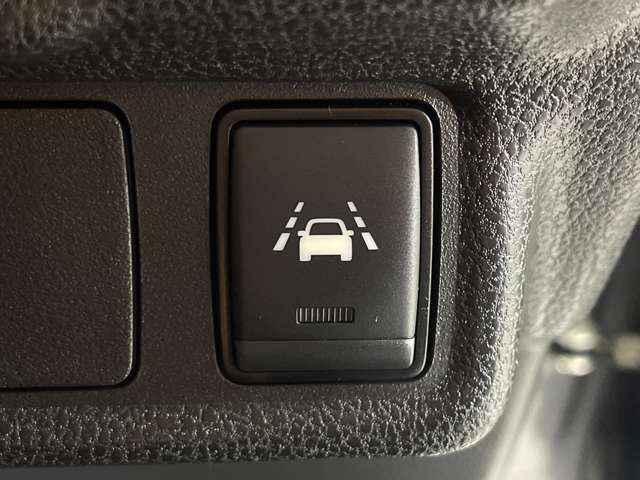 【運転席操作部】快適なドライブを楽しむための機能が装備されています！運転席から触れるので、使いやすいです！除菌プランいれていただくと、さらに清潔で安心していただけます！