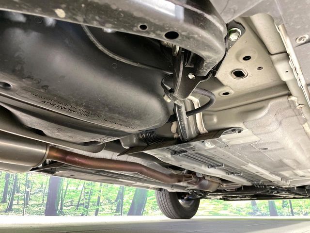 お車を安心してお乗りいただく為には、足回りの定期点検が欠かせません。サービスサポート（有償保証）では無料点検もご提供しており、安心のカーライフをお過ごしいただけるサポート体制が整っています。