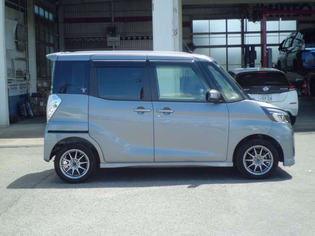 車両右側