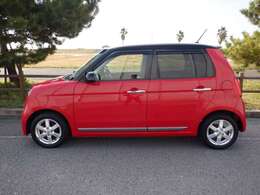 プレミアム専用フロントバンパー メッキガーニッシュ 黒木目調インパネガーニッシュ リヤ2スピーカー 3眼メーター Fスタビライザー ECON アイドリングストップ 電格ウインカーミラー Rワイパー ベンチシート