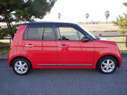 アームレスト 純正カップホルダー コンビニフック シート＆ステアリングチルト 純正セキュリティ 純正ライセンスフレーム 経済的なタイミングチェーン車 内外装美装業者仕上げ済み