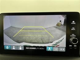 【バックモニター、後退出庫サポート】後ろのカメラの映像がモニターに映し出されるので、後方の見えない死角や、障害物との距離感などもしっかり安全確認することができます！