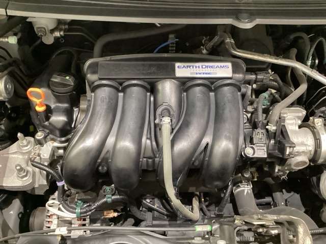 ホンダスタッフがしっかり整備して保証付きにてお渡し致します。エンジンルーム＆室内ルームともにクリーニング済みで清潔です。快適なドライブをお楽しみください。