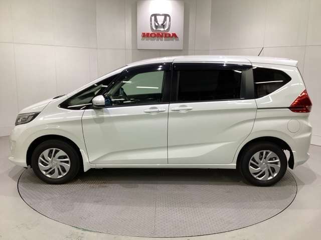 購入後も自社指定整備工場完備でお客様の愛車をしっかりサポート致します！御納車時には安全かつ安心してお乗り頂けるようホンダ専門知識を持つ整備スタッフが点検・整備・装備も説明をしてお渡ししております。