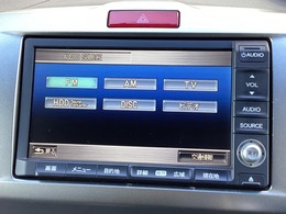 ナビゲーションはホンダ純正Hddナビを装着しております。AM、FM、CD、DVD再生、ワンセグセグTVがご使用いただけます。初めて訪れた場所でも安心ですね！