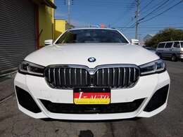 LCI後期モデル/黒革ダコタレザ-シ-ト/19インチMスポホイル/360カメラ/12.3インチBMWライブコクピット/Mスポ-ツ専用内外装備/禁煙車/アンビエントライト全11色/前後LEDライト/パ-キング＆リバ-スアシスト/シ-トヒ-タ-