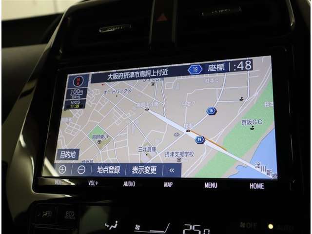 純正ナビを装備。タッチパネル式で使いやすく、お出かけもラクラクです♪