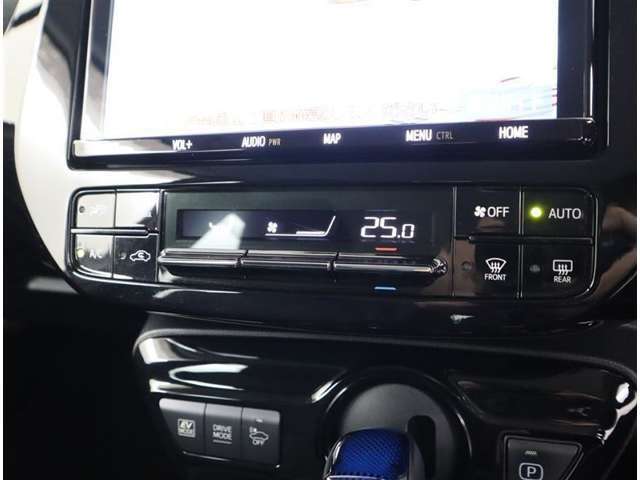 オートエアコン付きです！夏でも冬でも快適にドライブを楽しめますね♪