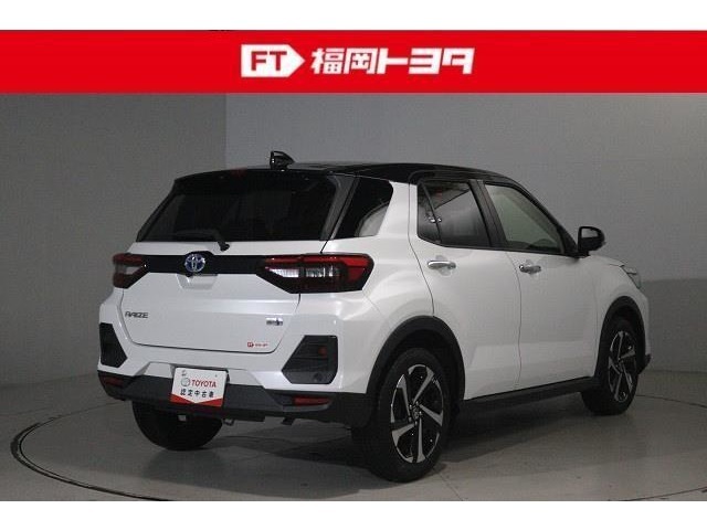 トヨタ認定中古車、評価4。キズ、へこみが少なく全体的に良好です。