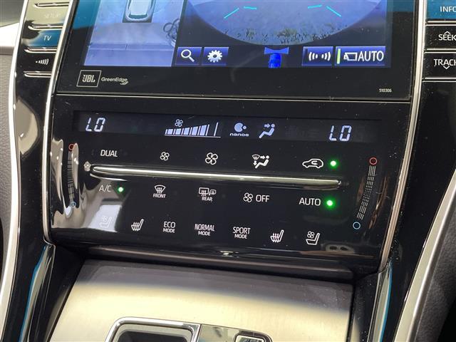 【　左右分離型フルオートエアコン　】運転席と助手席でそれぞれお好みの温度設定が可能で全席にも適切な空調をお届け致します。