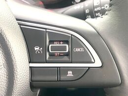 【アダプティブクルーズコントロール】高速道路での長距離走行が楽に！！自動で速度を保つクルーズコントロールが、衝突軽減システムと連携し、前方の車両を感知して車間を保つように速度調節してくれます！！