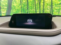 【メーカー純正ナビ】インテリアに溶け込むスタイリッシュな「専用設計」メーカーナビを装備♪視認性や操作性など基本性能にも優れ、より上質なカーライフをお楽しみいただけます。