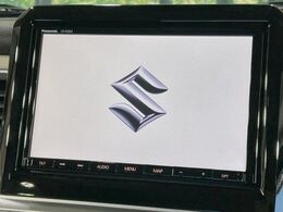 【純正8型ナビ】人気の純正ナビを装備しております。ナビの使いやすさはもちろん、オーディオ機能も充実！キャンプや旅行はもちろん、通勤や買い物など普段のドライブも楽しくなるはず♪