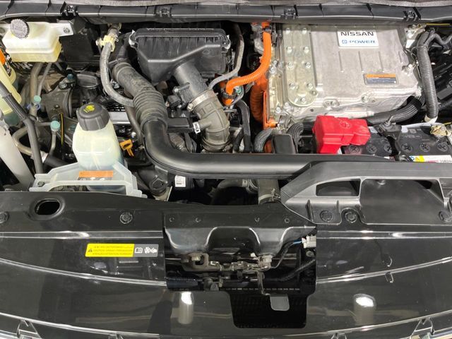 親切・丁寧な専門メカニックスタッフが応対！・車検・点検整備・事故等の修理などアフターサービスも安心。お車のカスタマイズもネクステージのサービススタッフまでご相談ください！