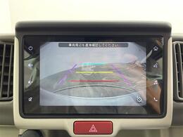 【バックモニター】後ろのカメラの映像がモニターに映し出されるので、後方の見えない死角や、障害物との距離感などもしっかり安全確認することができます！