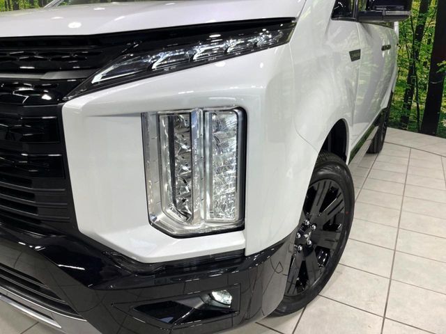 【LEDヘッドライト】悪天候や夜間走行時も良好な視界を確保し安心して運転できる高輝度LEDヘッドライトを装備！点灯速度が早く、消費電力も抑えられています。