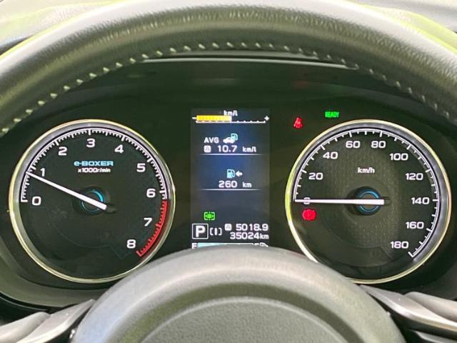 WECARSの展示場では実際に見て、触ってお車をお選びいただけます！知識の豊富な営業スタッフが様々なカーライフをご提案いたします！