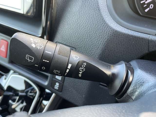 【運転席操作部】快適なドライブを楽しむための機能が装備されています！運転席から触れるので、使いやすいです！除菌プランいれていただくと、さらに清潔で安心していただけます！