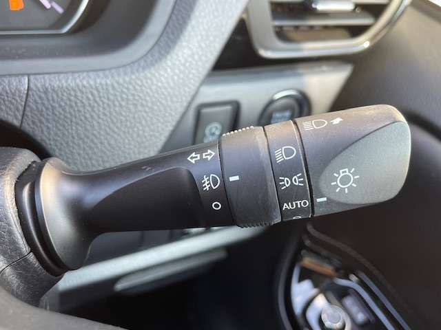 【運転席操作部】快適なドライブを楽しむための機能が装備されています！運転席から触れるので、使いやすいです！除菌プランいれていただくと、さらに清潔で安心していただけます！