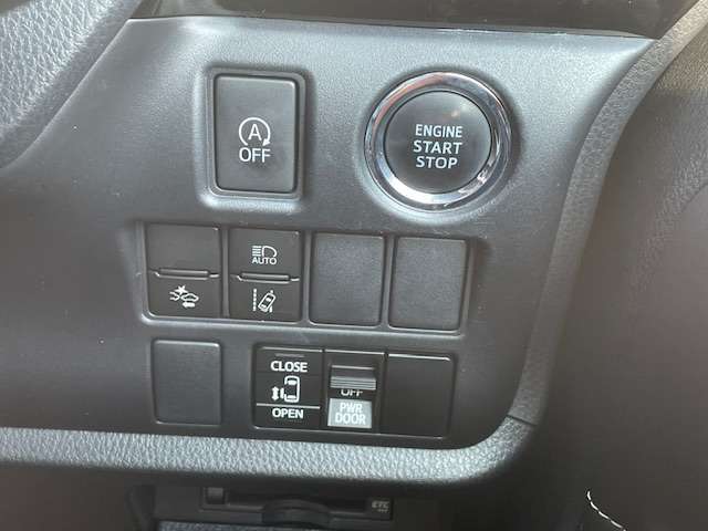 【運転席操作部】快適なドライブを楽しむための機能が装備されています！運転席から触れるので、使いやすいです！除菌プランいれていただくと、さらに清潔で安心していただけます！