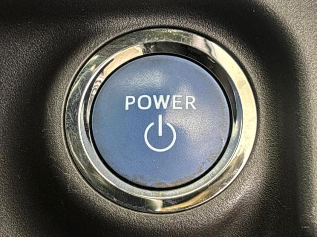 お車に合わせて無料保証以外にも、保証範囲、期間、距離を拡充させた有料保証もご用意しております！中古車の購入が初めてで不安・・・というお客様もご安心ください！