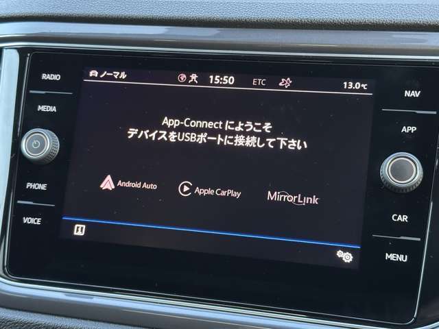 ご来場が難しいお客様でもご安心下さい、店頭在庫でしたらテレビ電話などを使いお車の詳細をご説明させて頂く事も可能でございます。当店スタッフが真心込めてご対応させて頂きます。