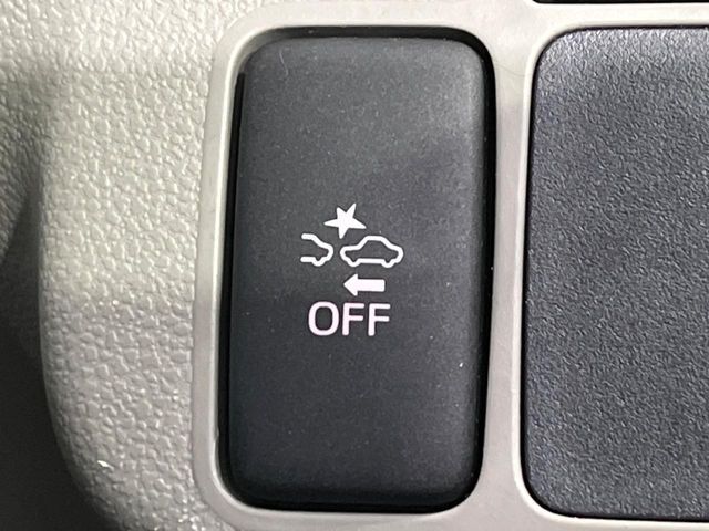 【スマートアシスト】走行中に前方の車両等を認識し、衝突しそうな時は警報とブレーキで衝突回避と被害軽減をアシスト。より安全にドライブをお楽しみいただけます。