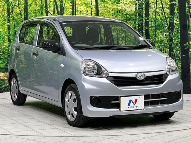 高透明度のガラス皮膜で撥水はもちろん、上質なツヤ・光沢を実現。紫外線や酸性雨から大切な愛車を保護し、色あせ・劣化を防止。「弾スプラッシュコート」、「弾プリミッサコート」からお選びいただけます。