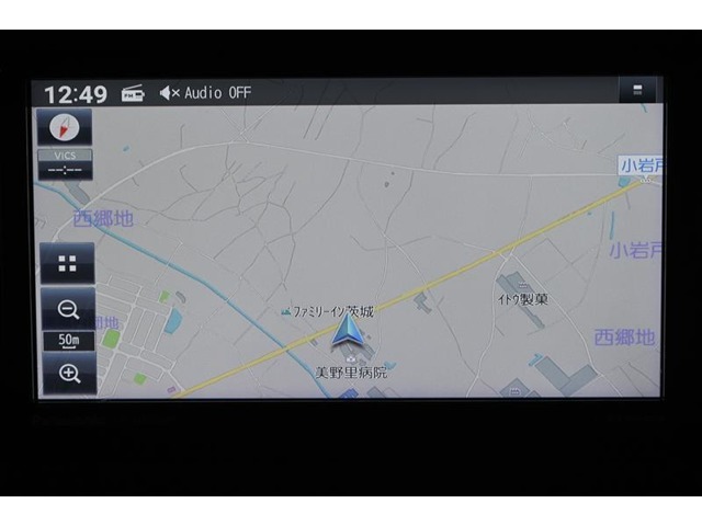 メモリーナビゲーション（ Panasonic製 ： Strada CN-HE02WD ）装備しています。
