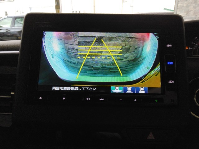 リアカメラがついているので、駐車や後進の際にとても便利です♪