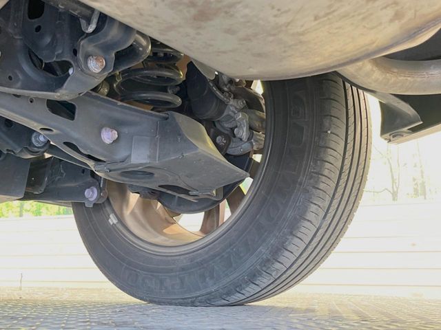 お車を安心してお乗りいただく為には、足回りの定期点検が欠かせません。サービスサポート（有償保証）では無料点検もご提供しており、安心のカーライフをお過ごしいただけるサポート体制が整っています。